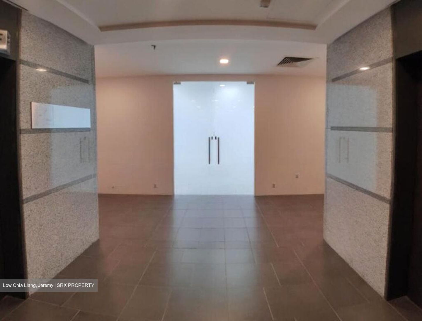One Raffles Place (D1), Office #588084441